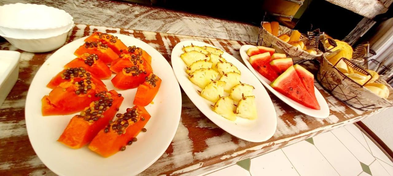 Bliss Hoteis Centro Búzios Extérieur photo Papaya, pineapple and watermelon
